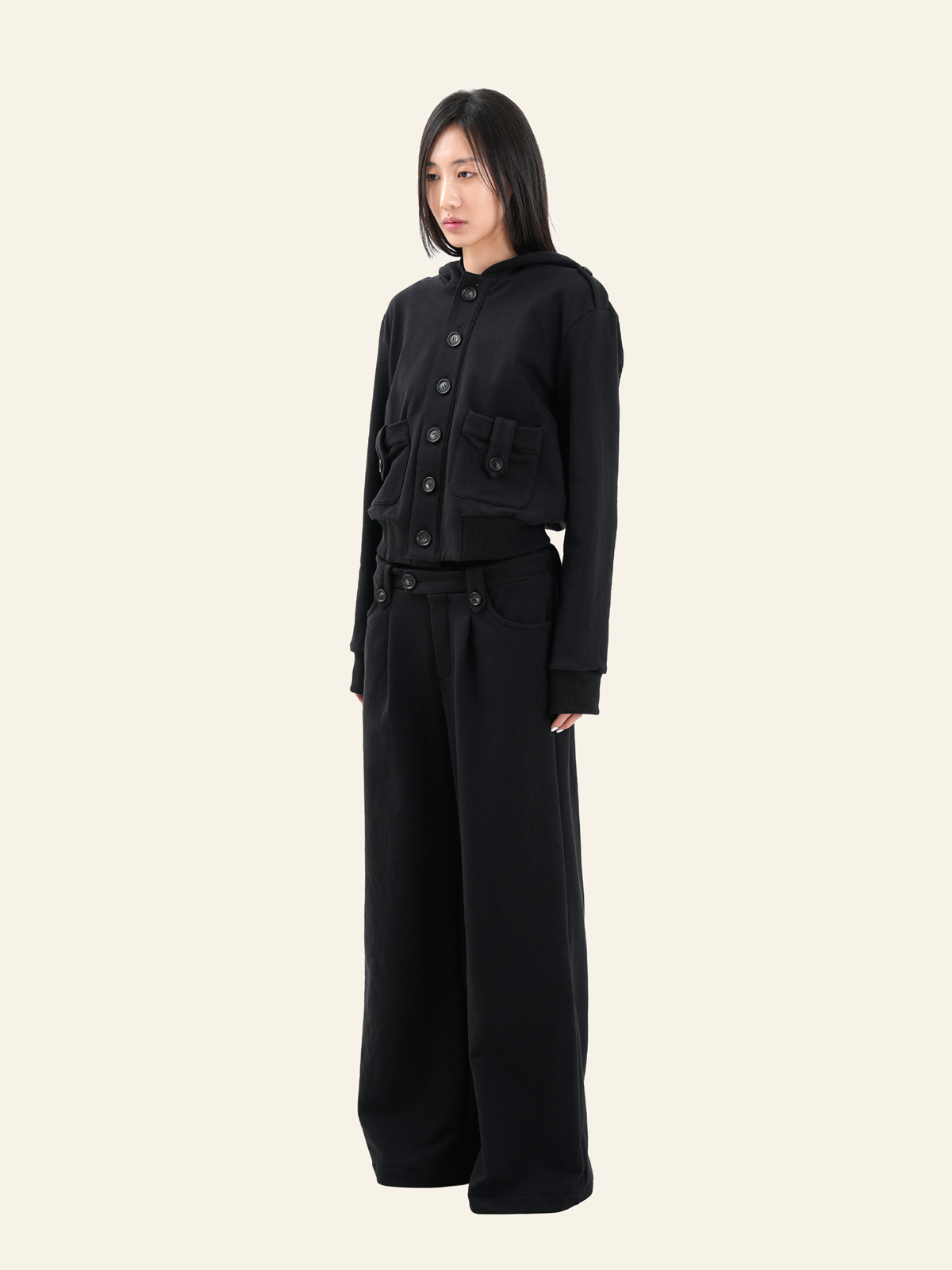더이너스(THE INNRS) 테일러드 디테일 스웨트 팬츠 (블랙)