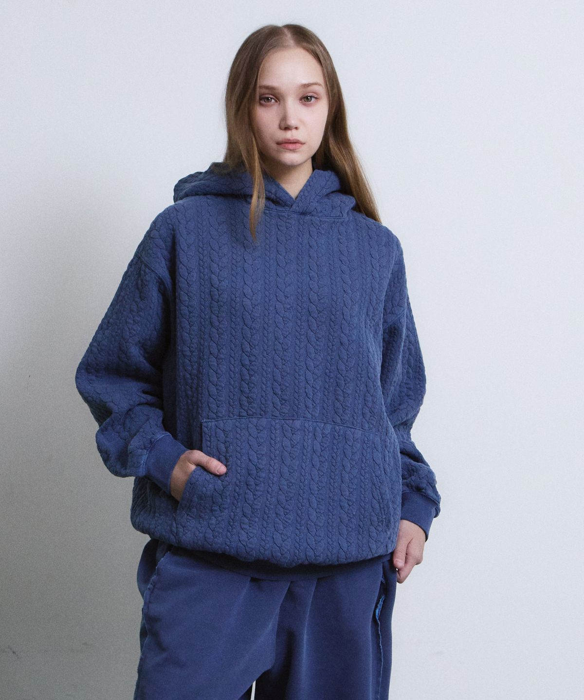 에이던엠(ADERNM) GRANPA COZY CABLE  HOODIE (BLUE)