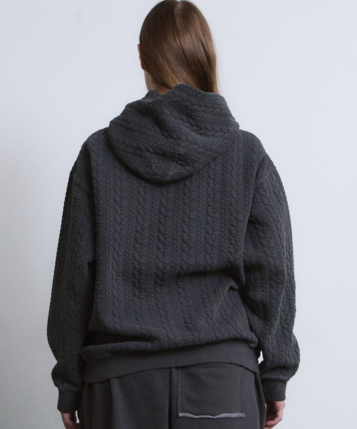 에이던엠(ADERNM) GRANPA COZY CABLE  HOODIE (CHARCOAL)