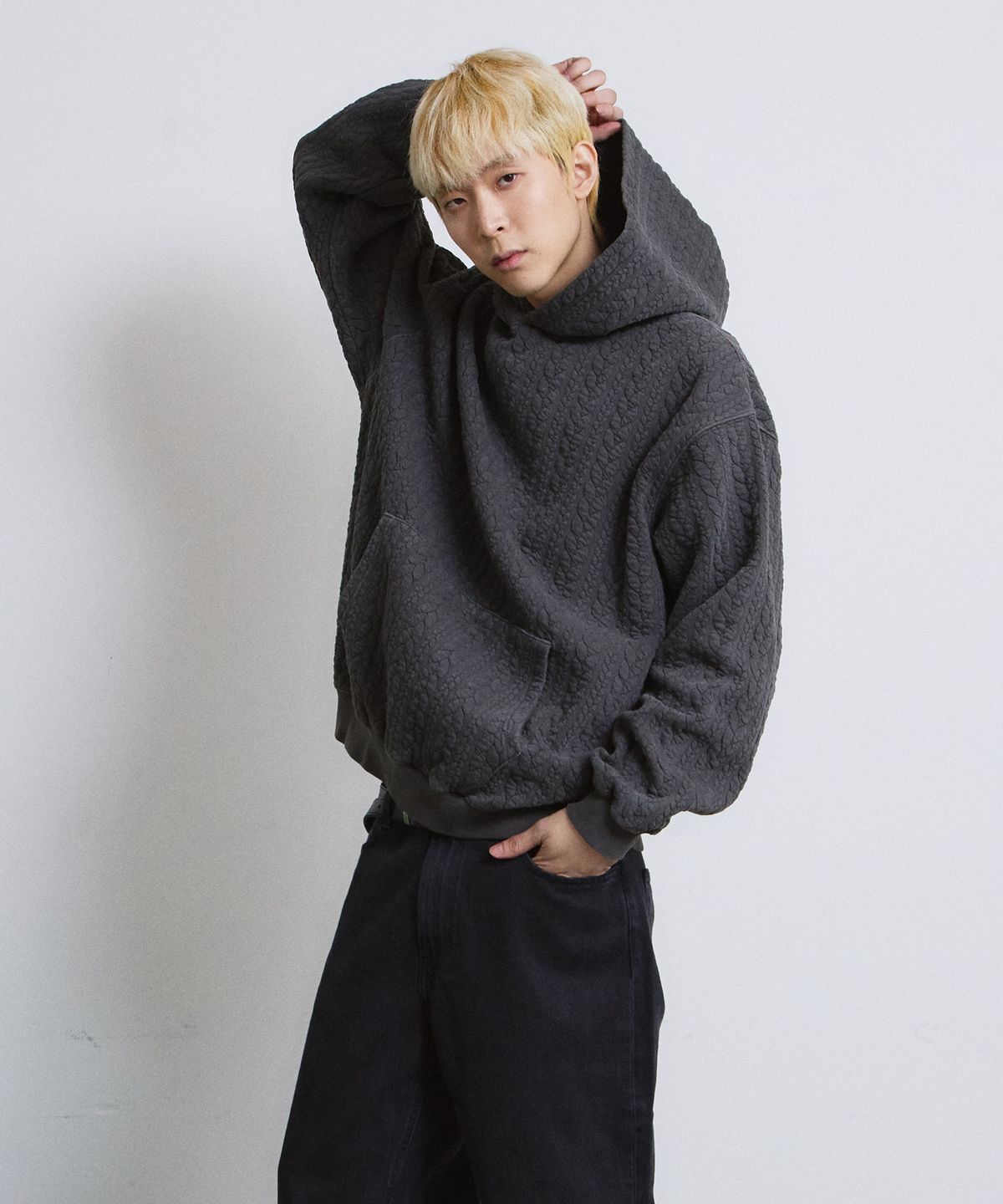 에이던엠(ADERNM) GRANPA COZY CABLE  HOODIE (CHARCOAL)