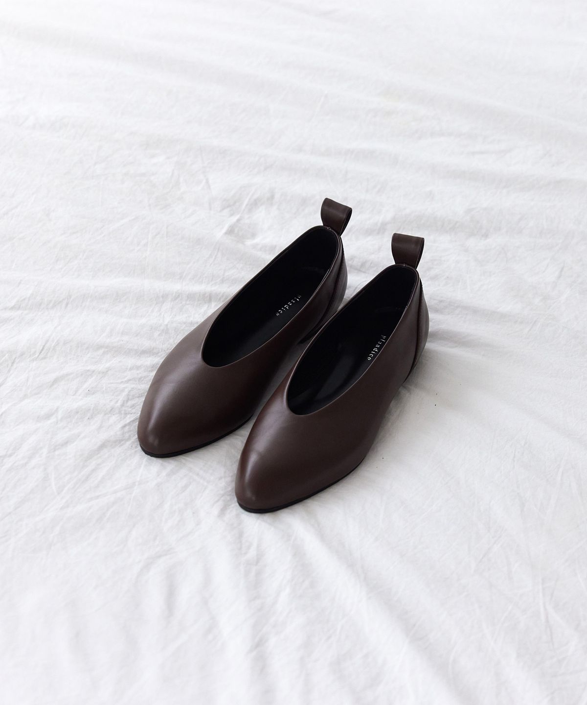 플라디코(PLAADICO) Nomadism Soul Flat, Glossy Ganache