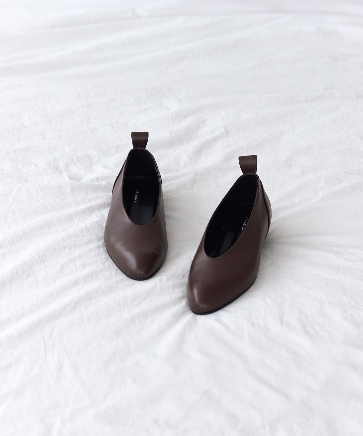 플라디코(PLAADICO) Nomadism Soul Flat, Glossy Ganache