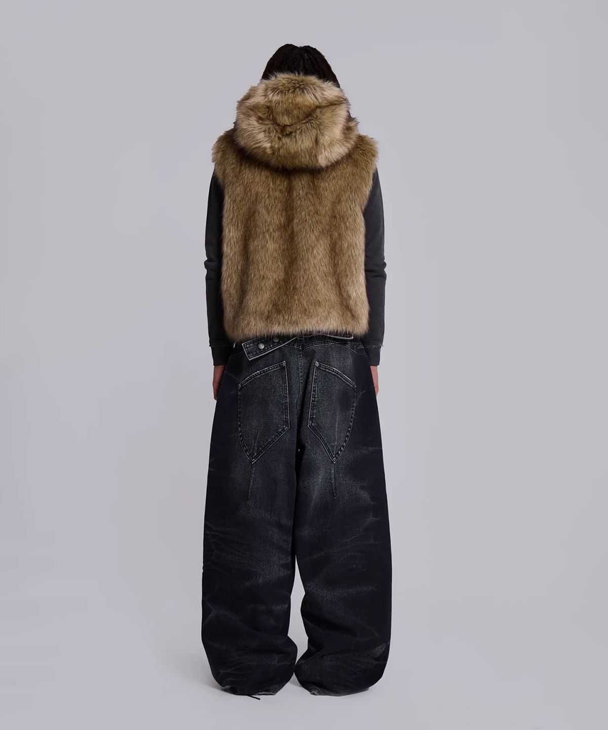 제이디드 런던(JADED LONDON) (U) 멘도자 포 퍼 질레 브라운 MENDOZA FAUX FUR GILET BROWN