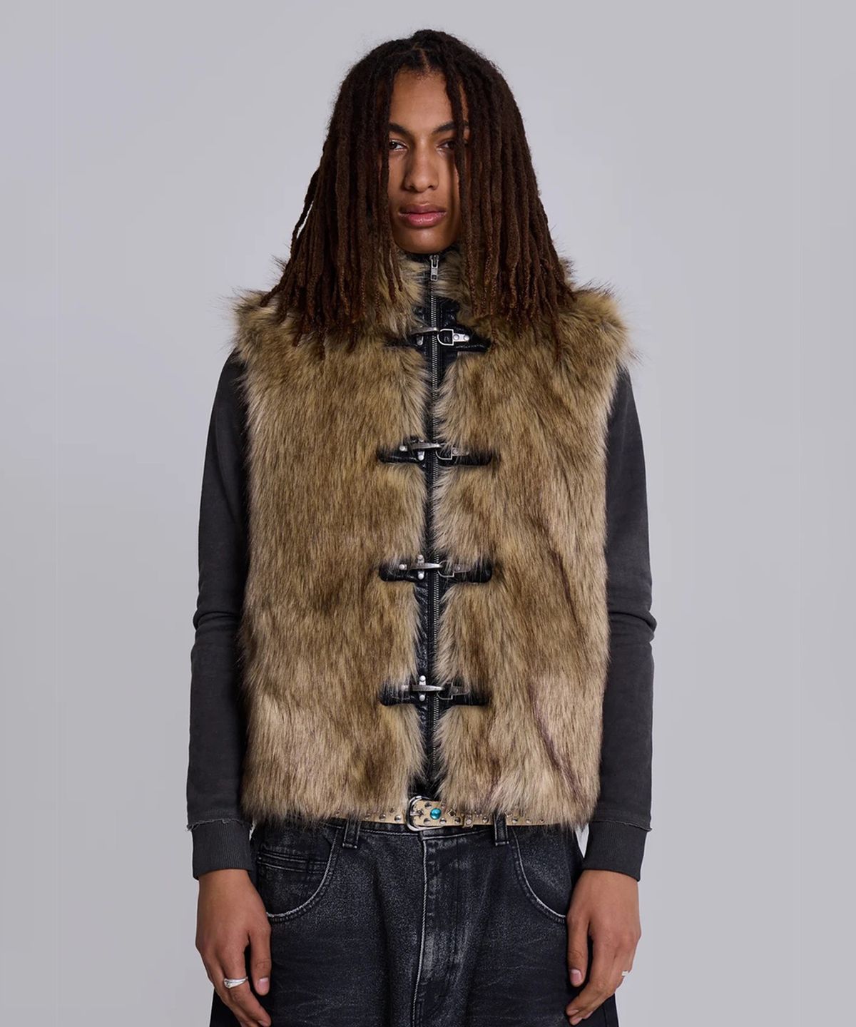 제이디드 런던(JADED LONDON) (U) 멘도자 포 퍼 질레 브라운 MENDOZA FAUX FUR GILET BROWN
