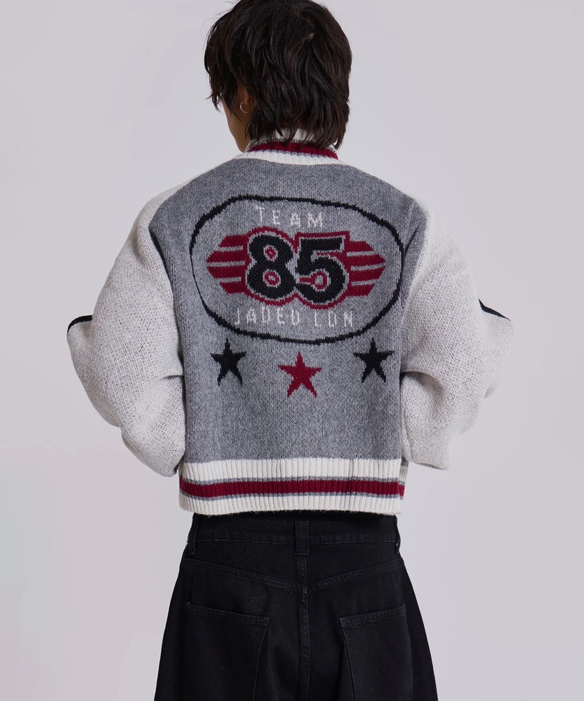 제이디드 런던(JADED LONDON) (U) 니티드 봄버 위드 백 아트워크 그레이 KNITTED BOMBER WITH BACK ARTWORK GREY