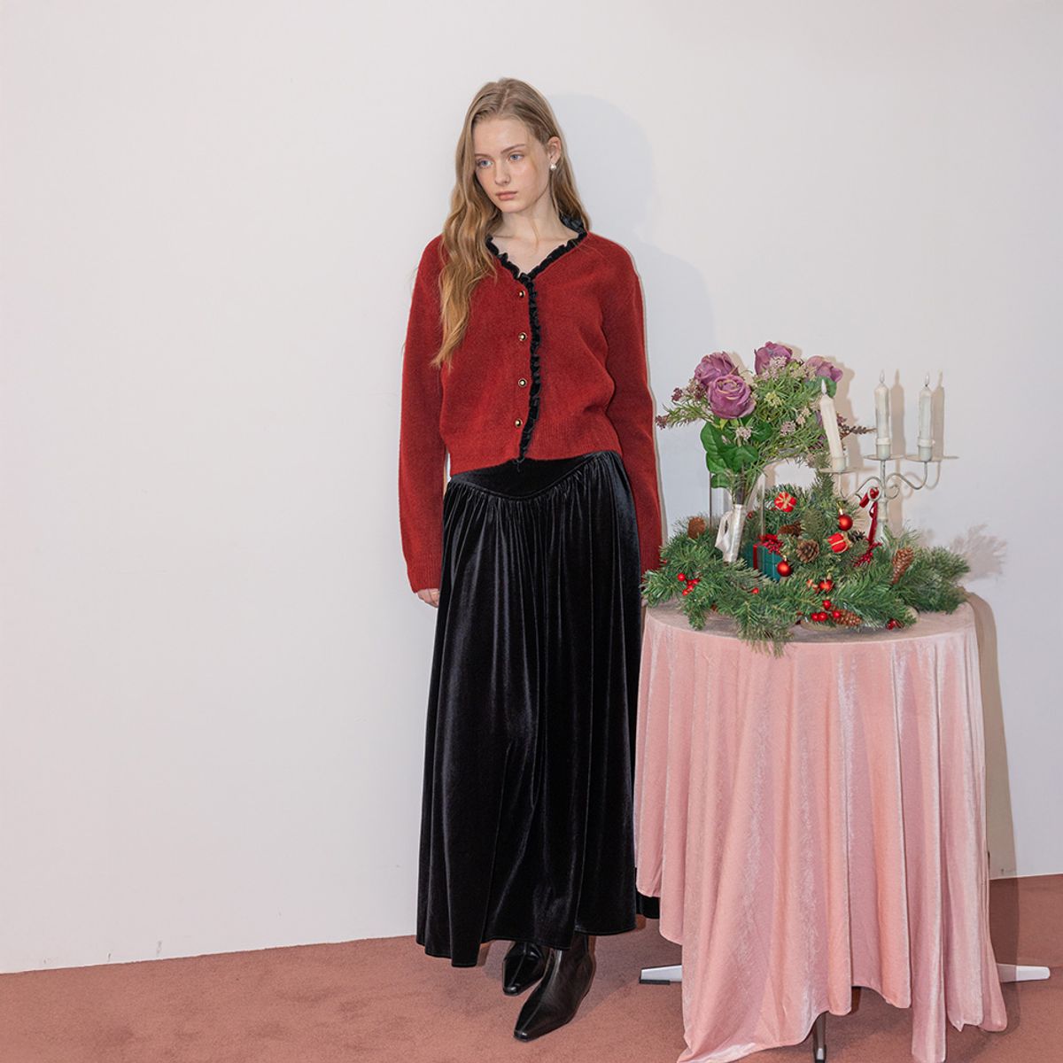 던드롭(DUNDROP) DD_Black elegant velvet skirt