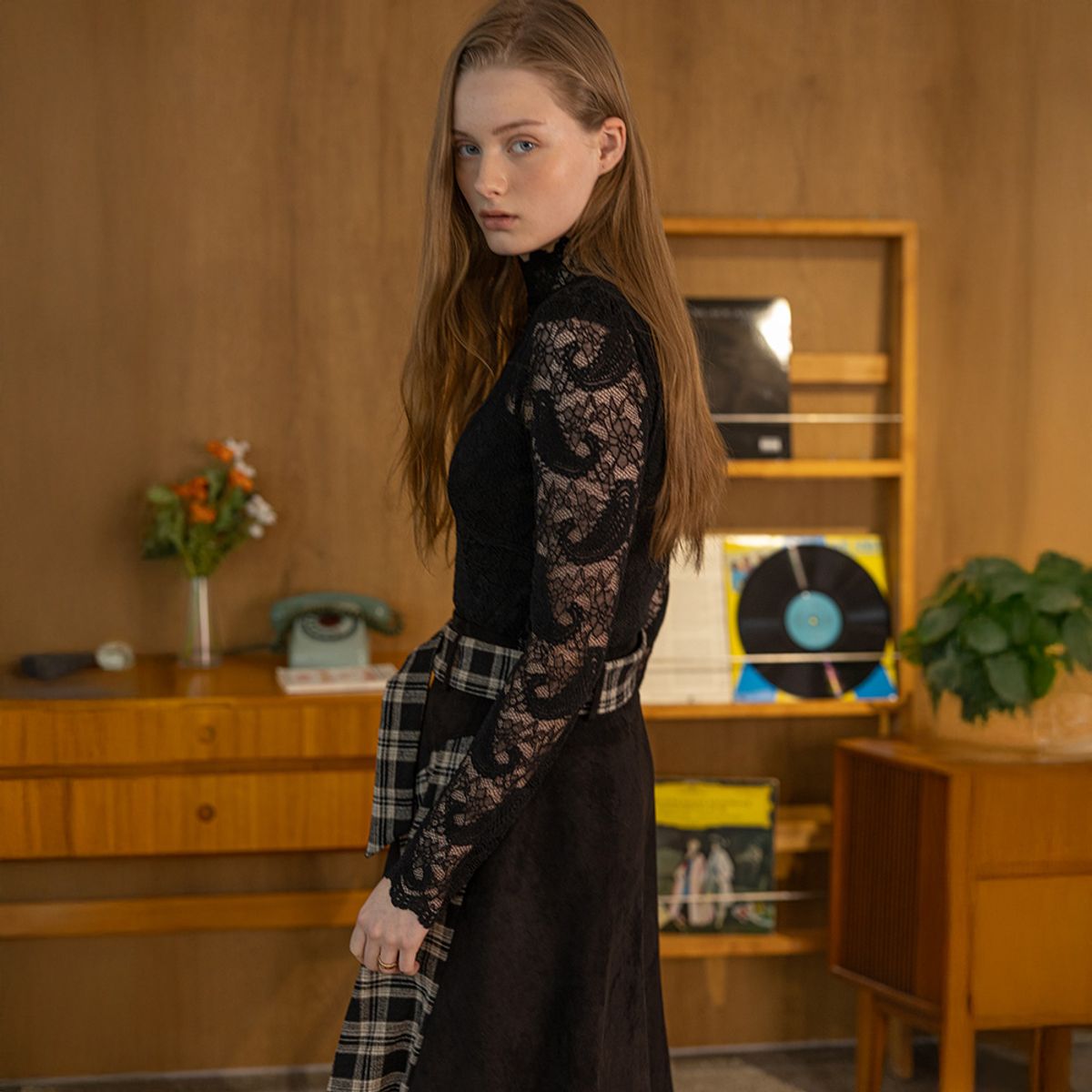 던드롭(DUNDROP) DD_Lace pattern long sleeves top_2color