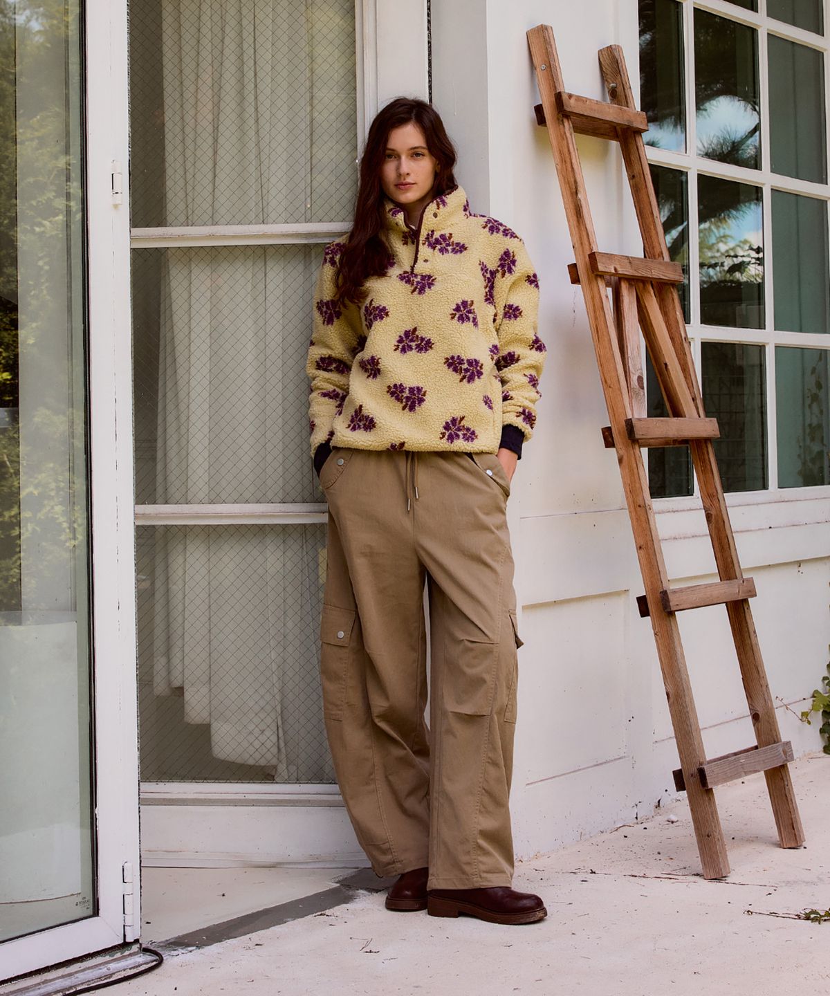 스튜디오앤파르크(STUDIO&PARC) Floral Fleece Button Sweatshirt_Beige