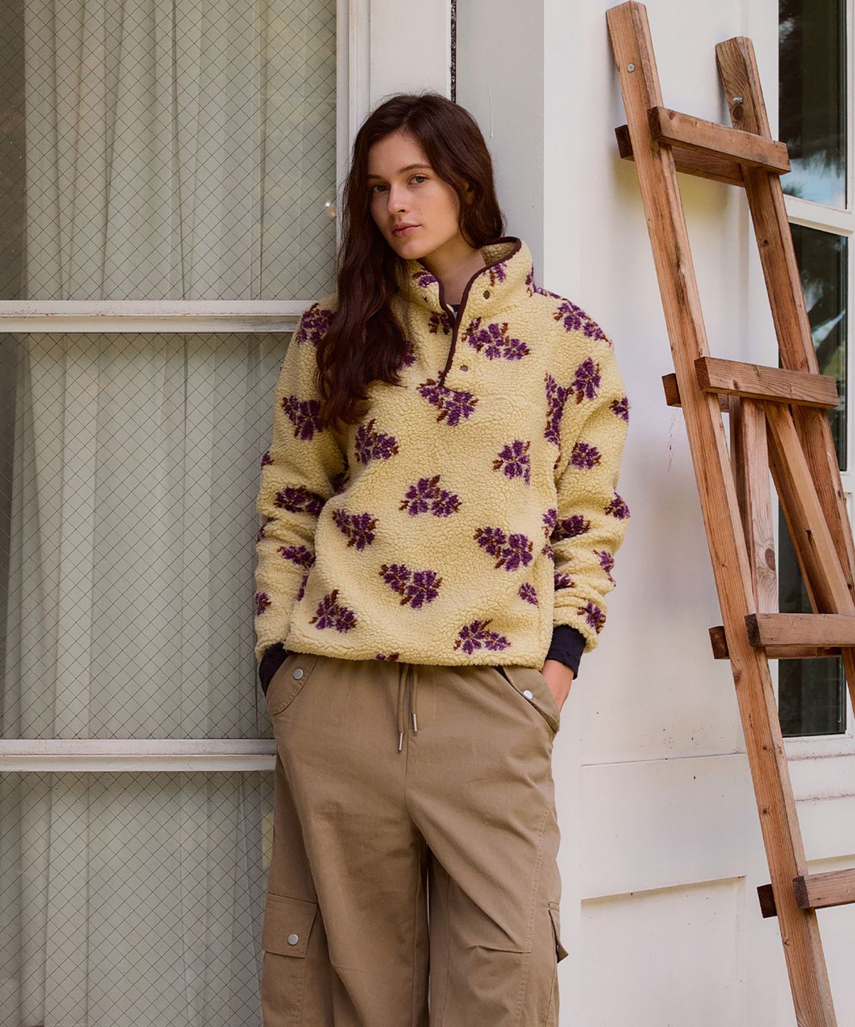 스튜디오앤파르크(STUDIO&PARC) Floral Fleece Button Sweatshirt_Beige