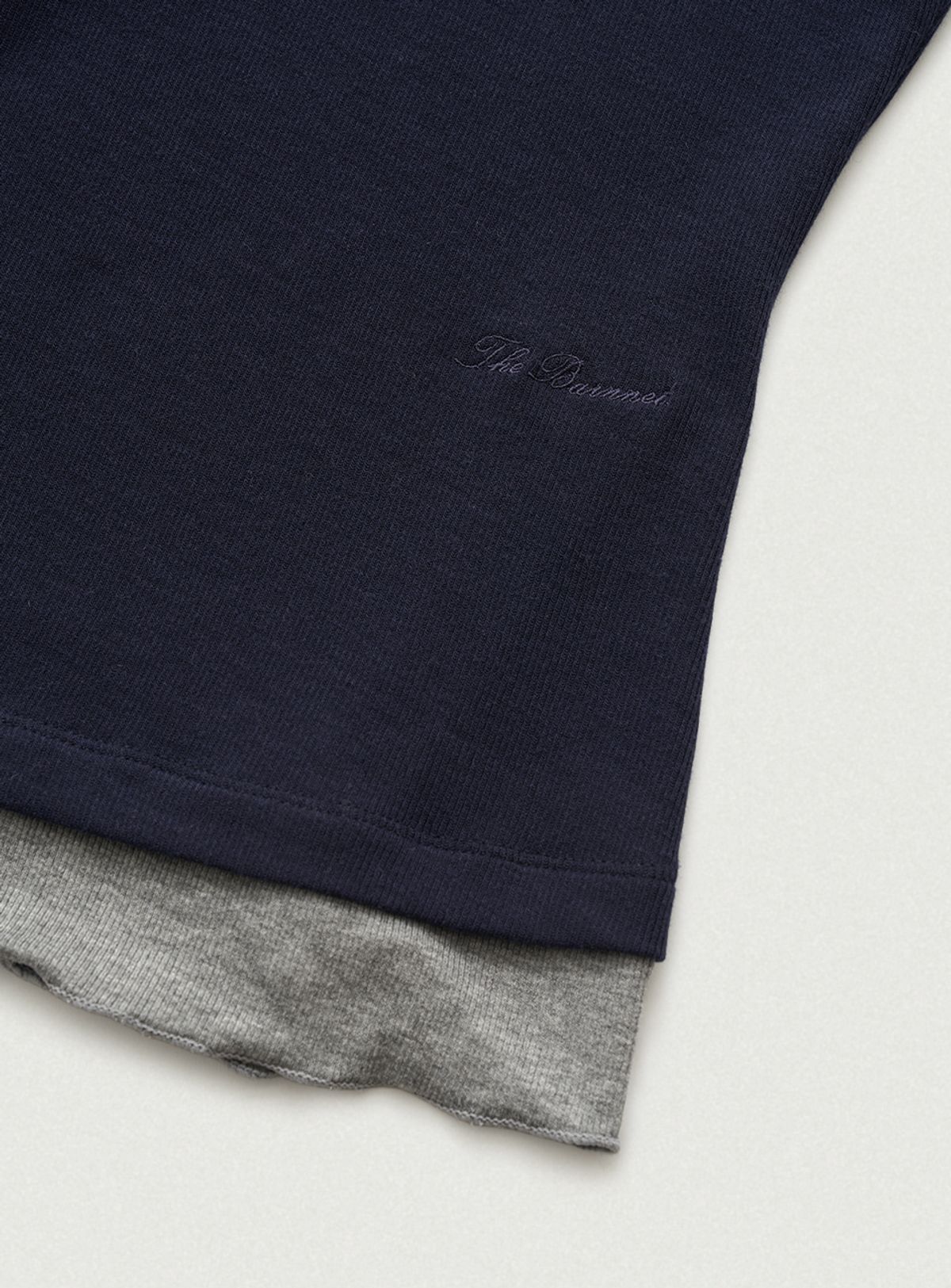 더바넷(THEBARNNET) Aimee Slim Layered T-shirt_Navy