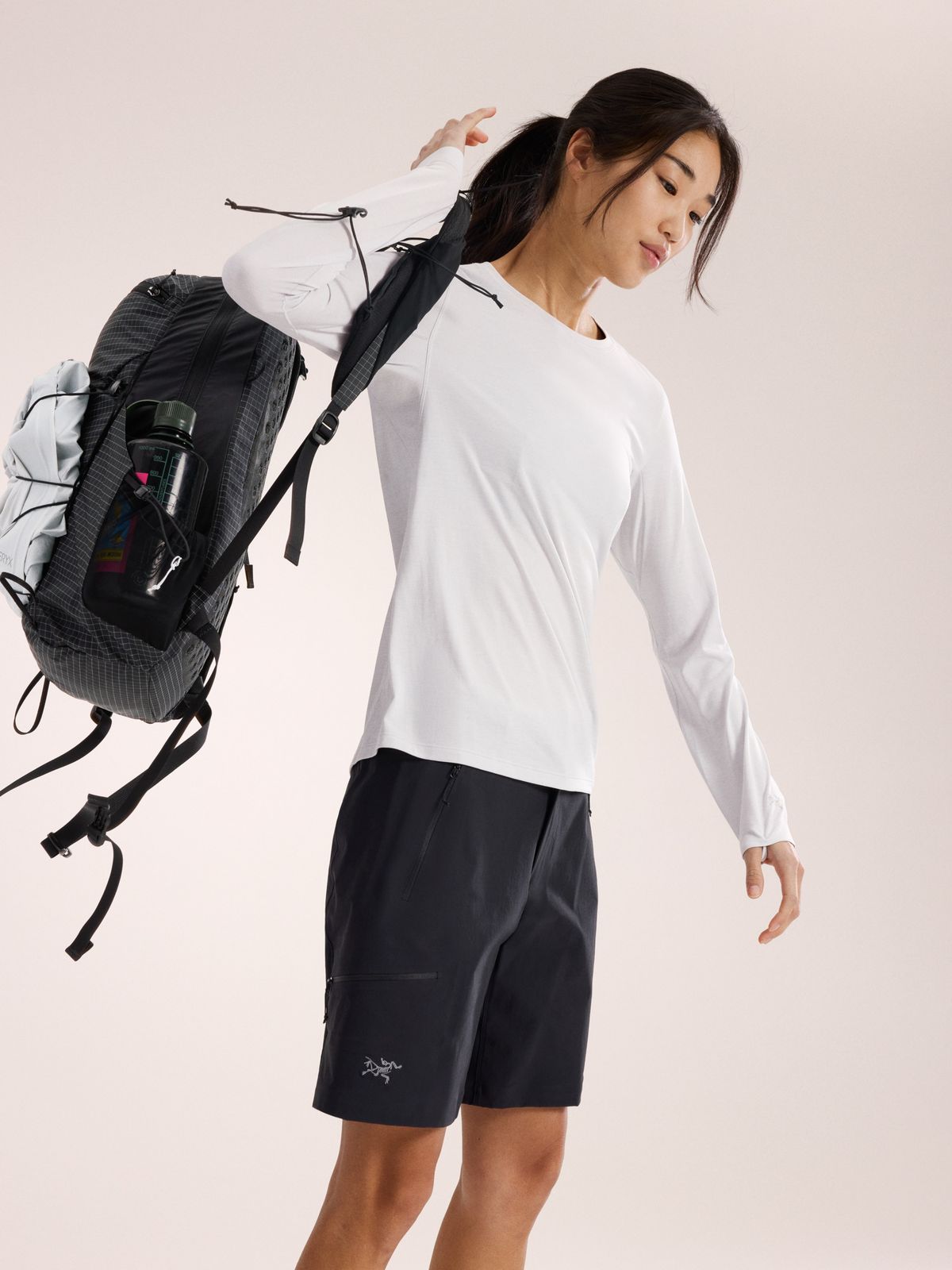 아크테릭스(ARCTERYX) 테마 크루 넥 셔츠 LS 여성
