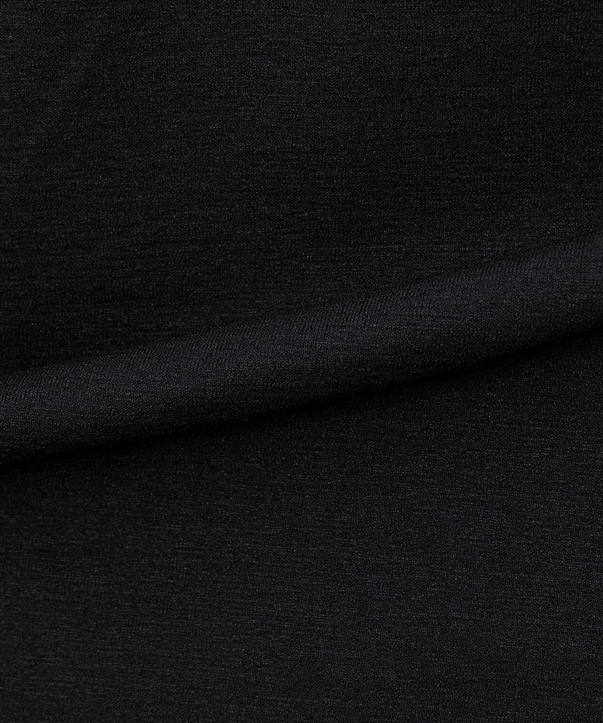 베이직하우스(BASIC HOUSE) 여성 통기성 소로나 레귤러핏 라운드넥 무지 긴팔티셔츠 블랙