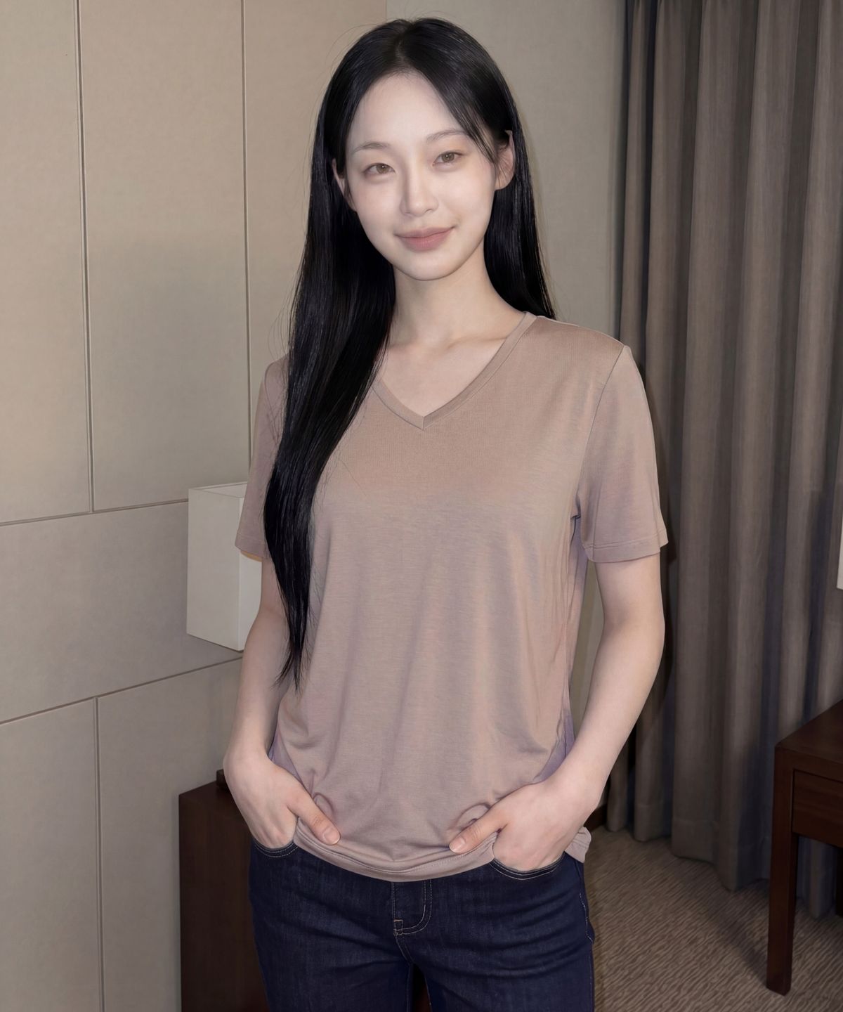 베이직하우스(BASIC HOUSE) 여성 레이온 찰랑 스판 오버핏 브이넥 무지 반팔티셔츠 다크베이지