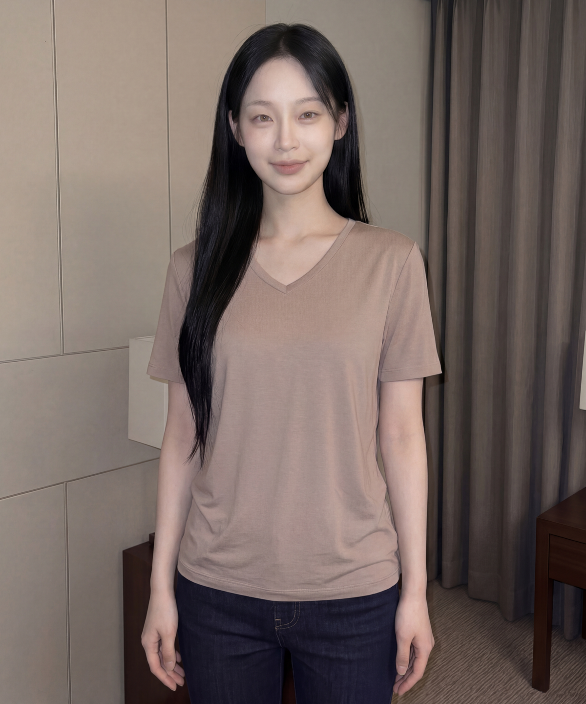 베이직하우스(BASIC HOUSE) 여성 레이온 찰랑 스판 오버핏 브이넥 무지 반팔티셔츠 다크베이지