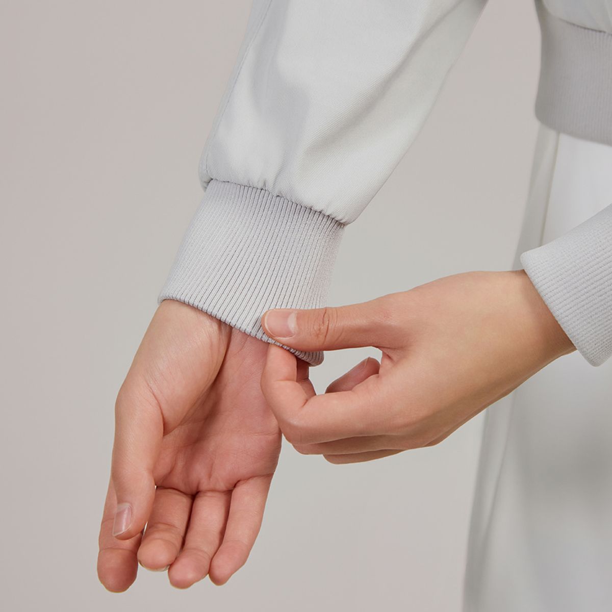 안다르(ANDAR) 라이트 우븐 봄버 자켓
