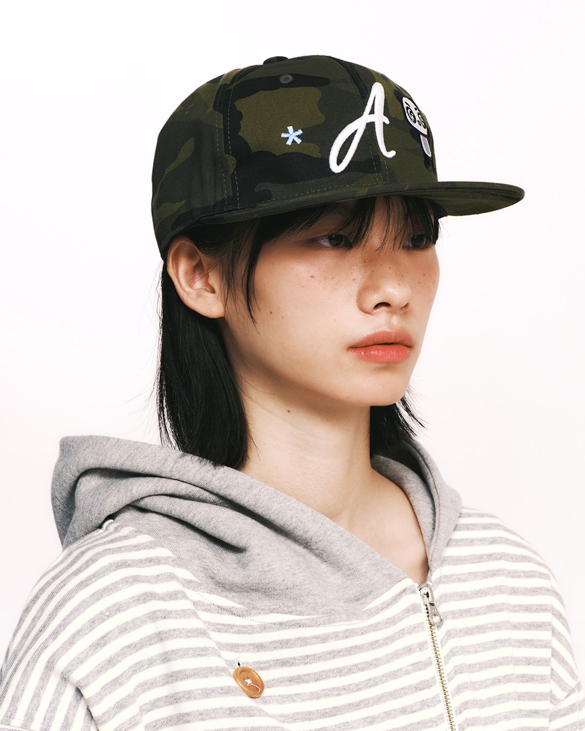 더뮤지엄비지터(THEMUSEUMVISITOR) PANDA EMBROIDERY CAP (CAMO)