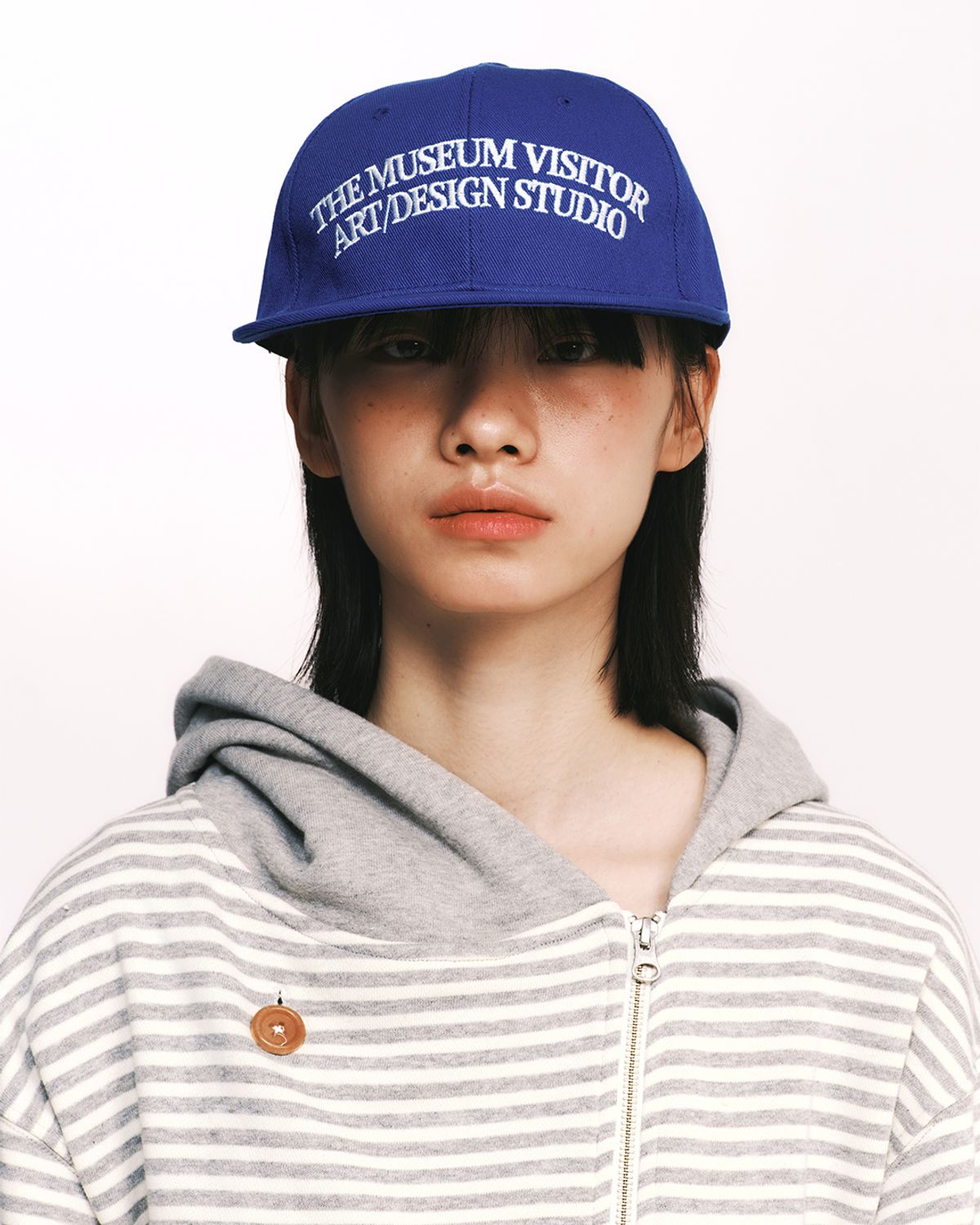 더뮤지엄비지터(THEMUSEUMVISITOR) RABBIT EMBROIDERY CAP (BLUE)