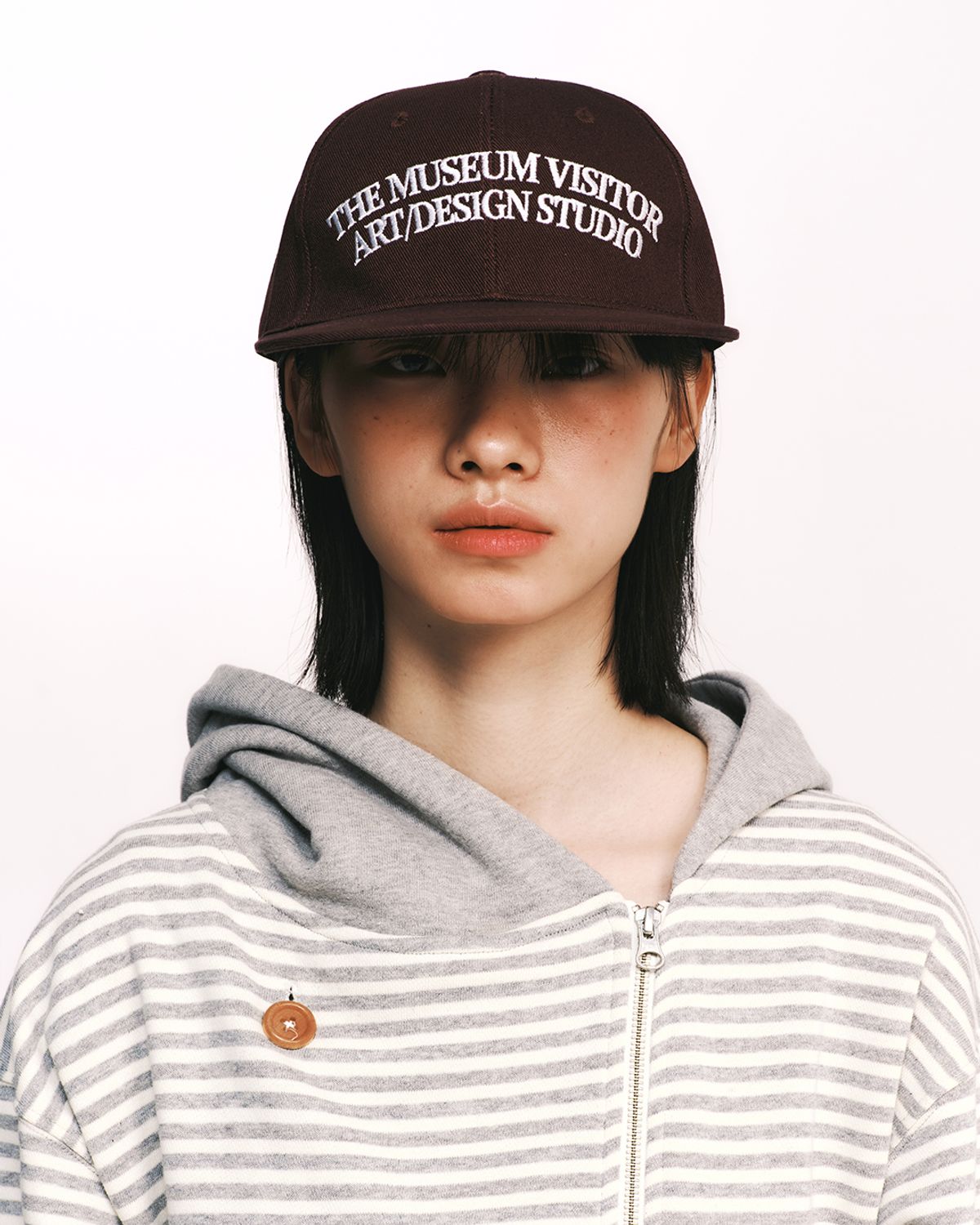 더뮤지엄비지터(THEMUSEUMVISITOR) RABBIT EMBROIDERY CAP (WINE)