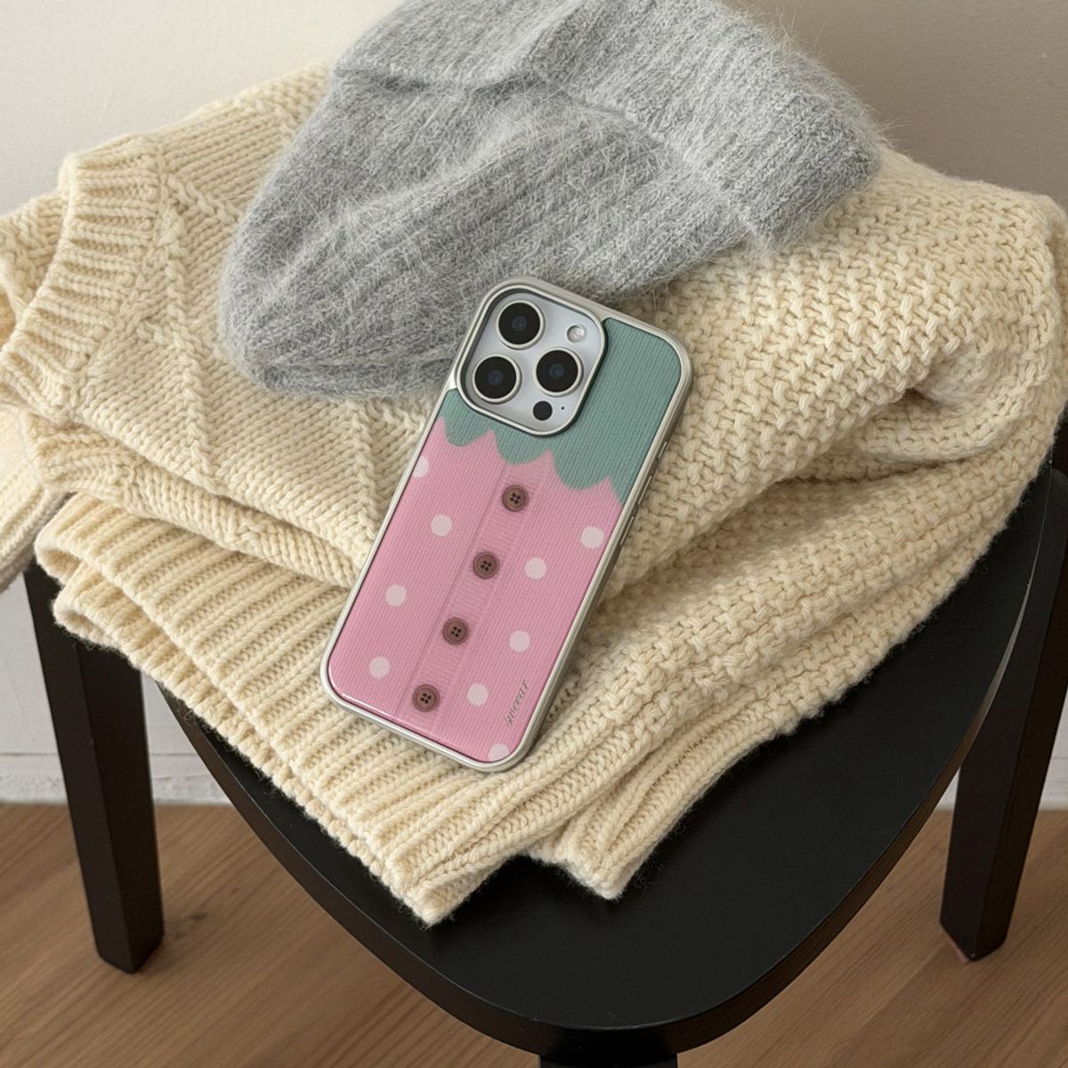 스위어(SWEEAR) PINK BERRY CARDIGAN CASE  (에폭시&글라스)