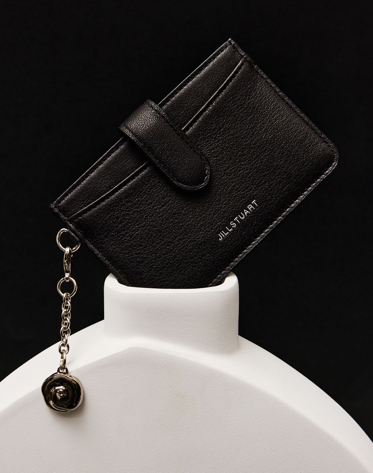 질스튜어트액세서리(JILLSTUART ACC) [ZOE] 플라워참장식 소가죽 카드지갑 2color