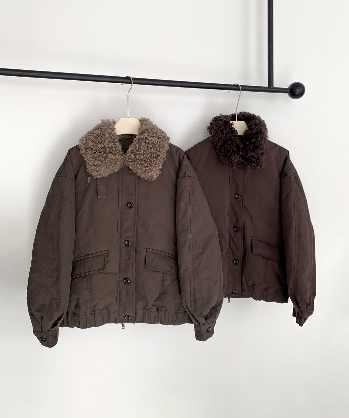 바스카라(VASCARA) Faux Fur Collar Bomber Padded Jumper (2colors)