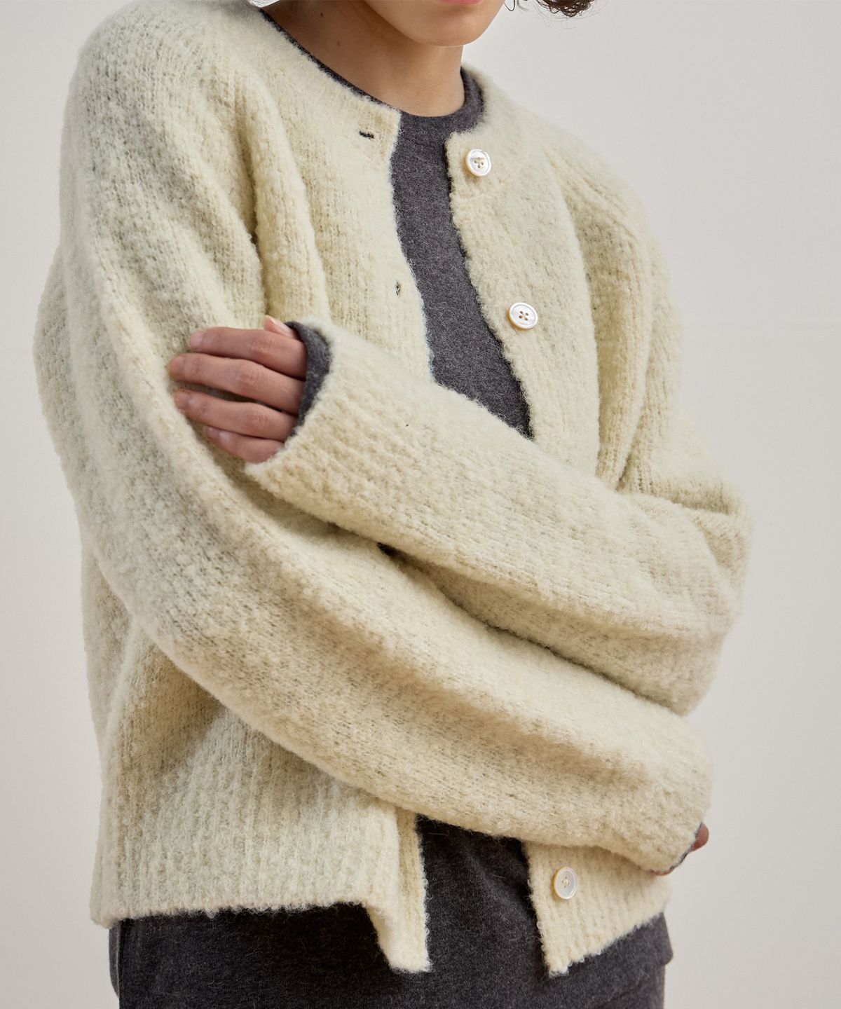 오어서울(AURE SEOUL) 젠틀 부클 가디건 [크림]