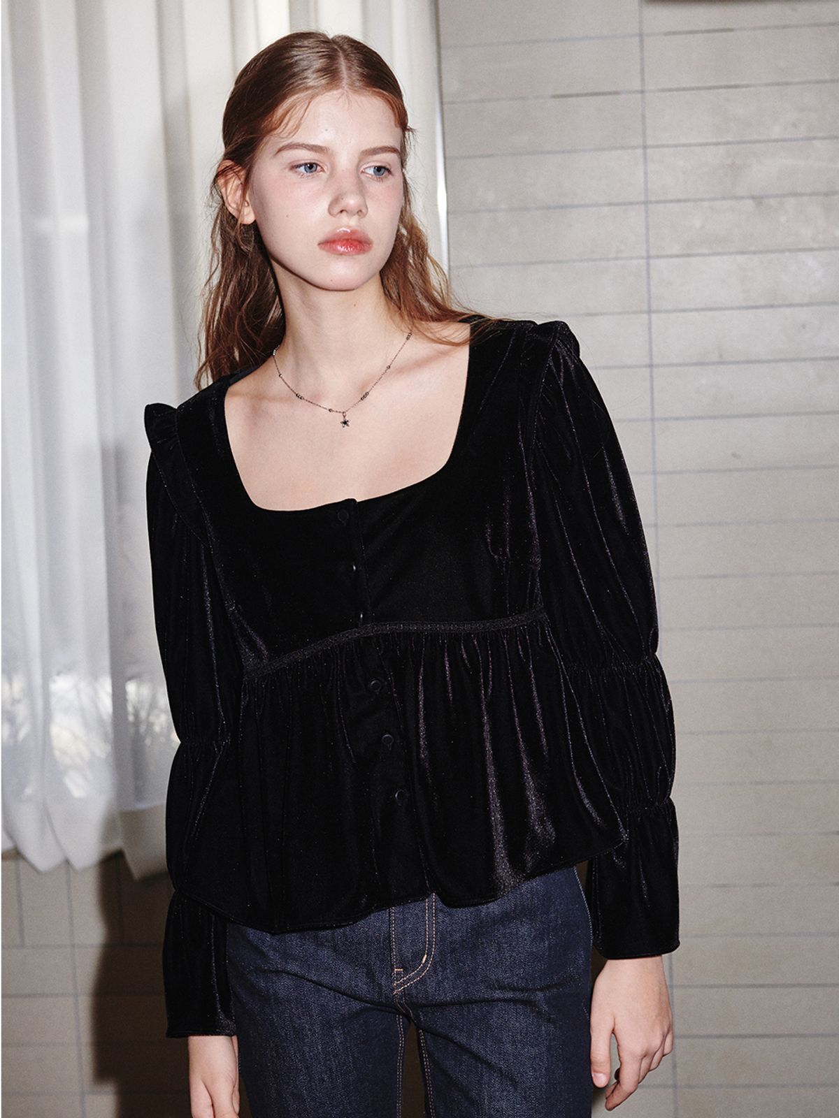 오앨(OUEL) SQUARE NECK SHIRRED PUFF BLOUSE_BLACK