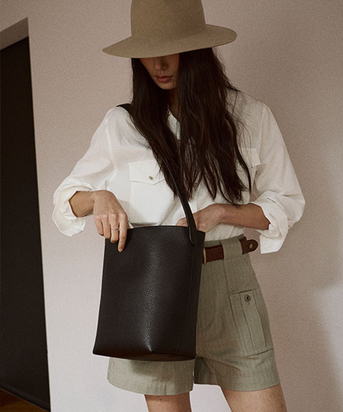 드메이커(DEMAKER) Woody bucket bag-black