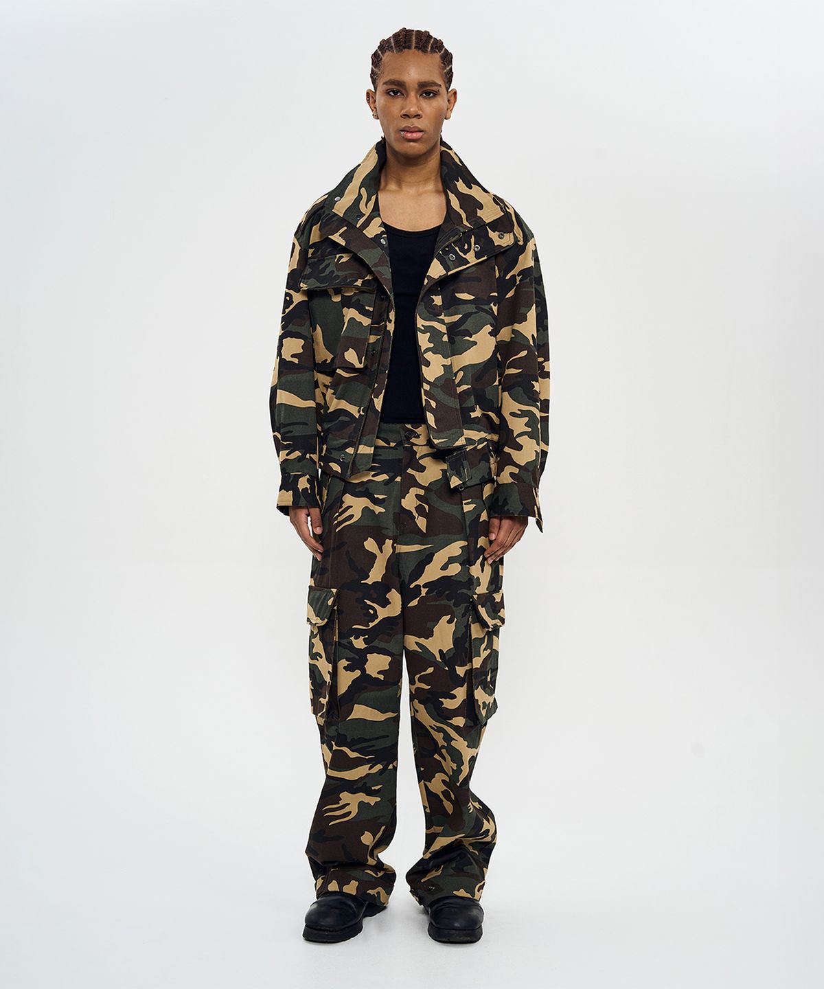 월드딜레마(WORLDDILEMA) SET-UP CROPPED MILITARY JACKET (CAMO)