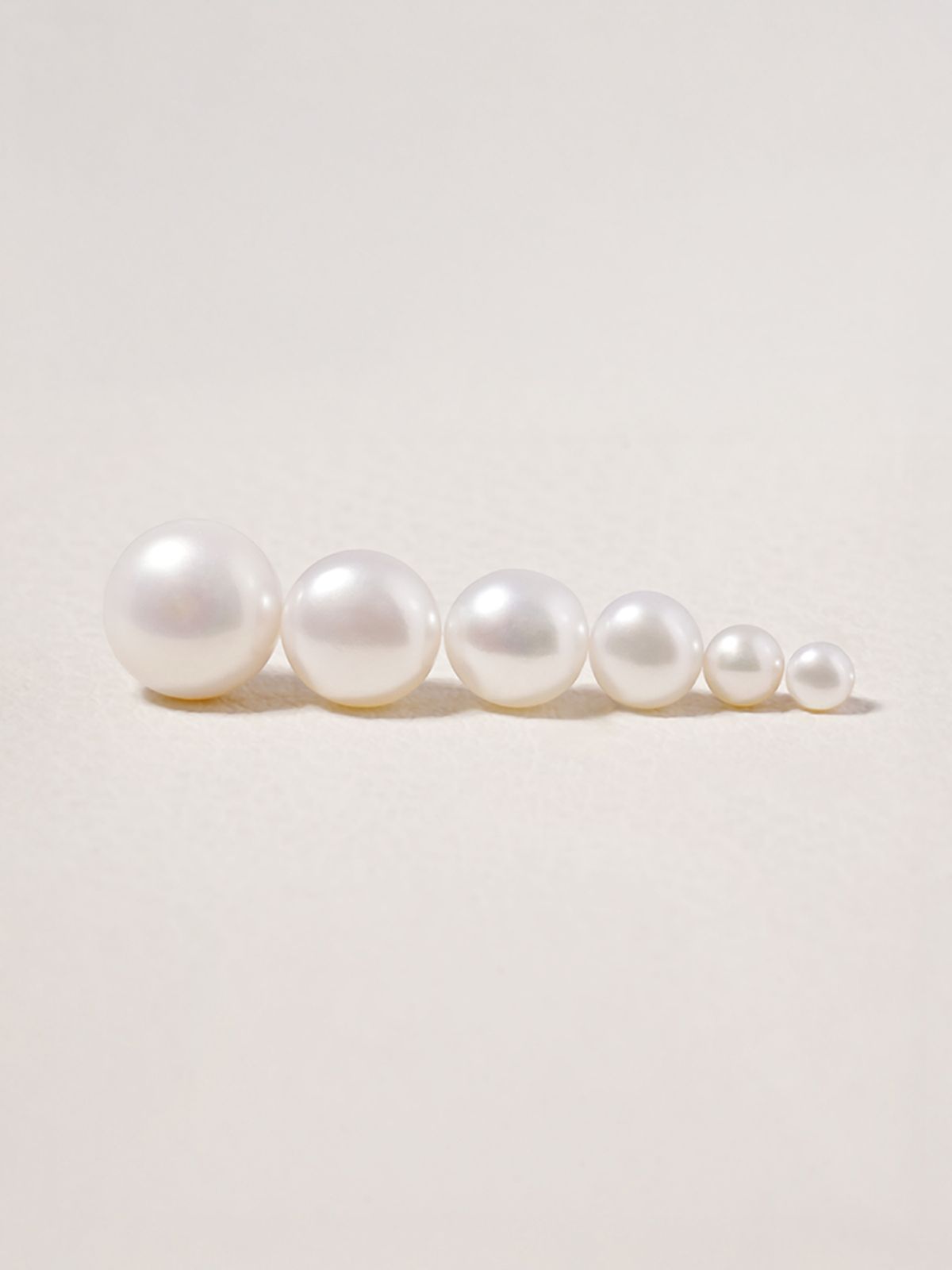 미니멀피어싱(MINIMALPIERCING) 14K 천연 납작 담수진주 귀걸이