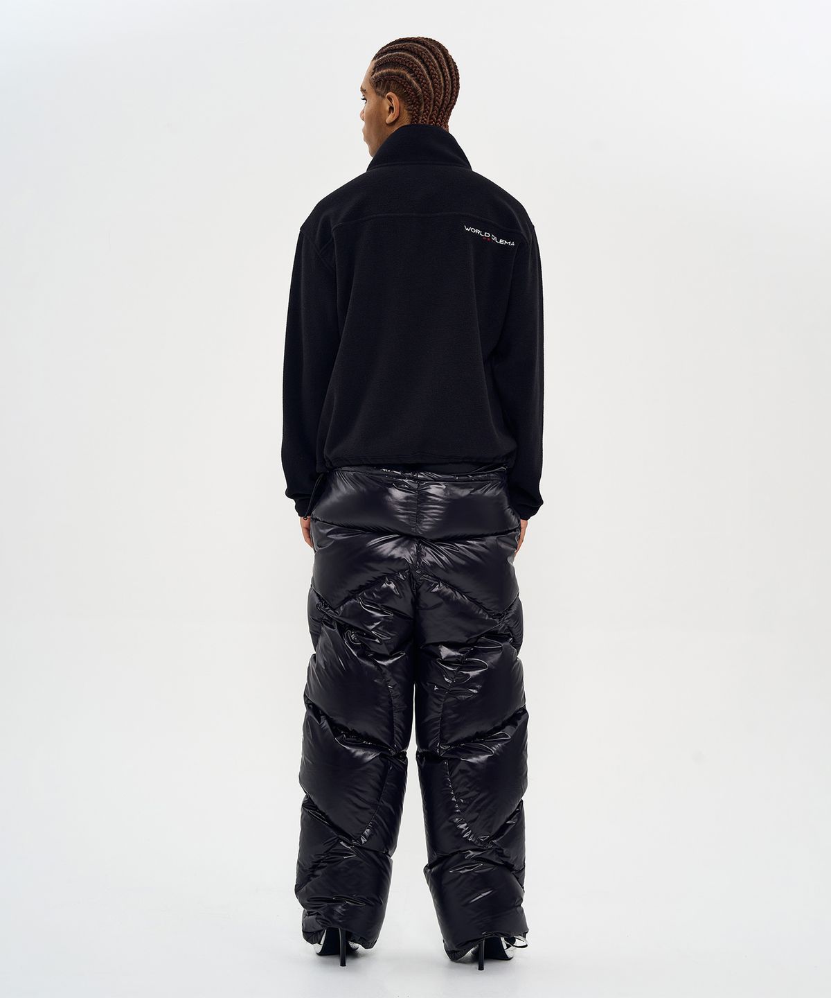 월드딜레마(WORLDDILEMA) HALF NECK FLEECE (BLACK)