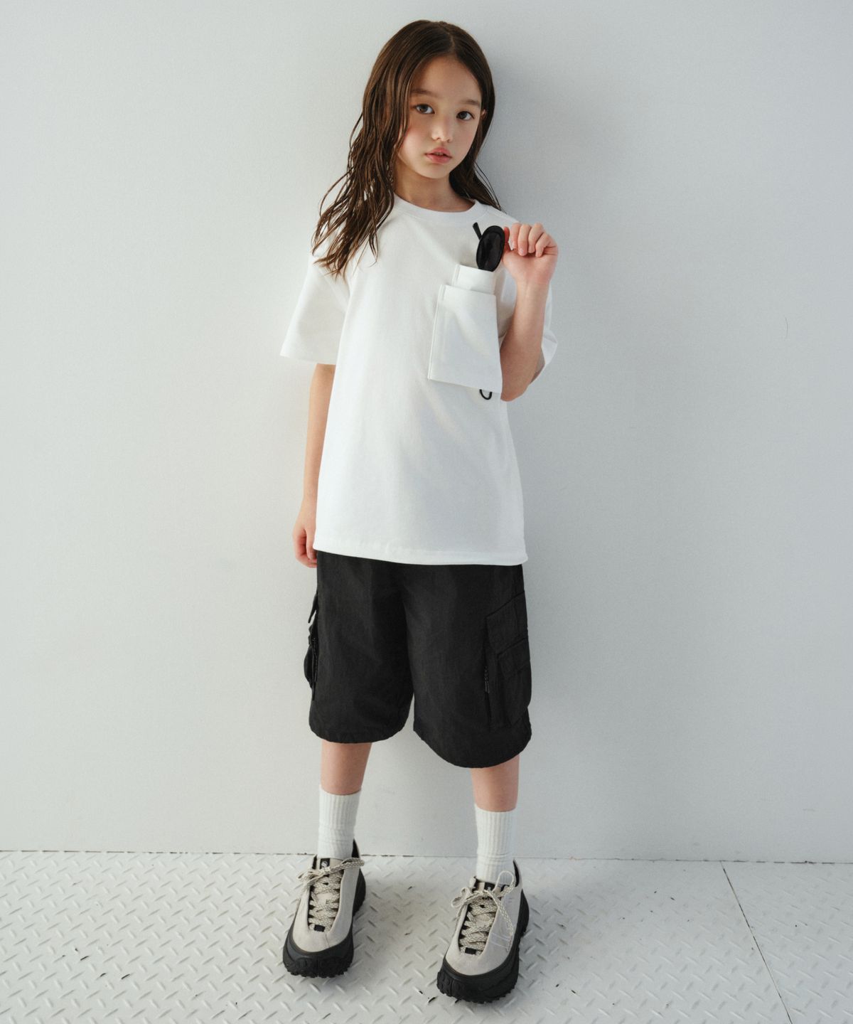 무신사 스탠다드 키즈(MUSINSA STANDARD KIDS) [시티 레저] 오버사이즈 글래시스 포켓 티셔츠 [화이트]