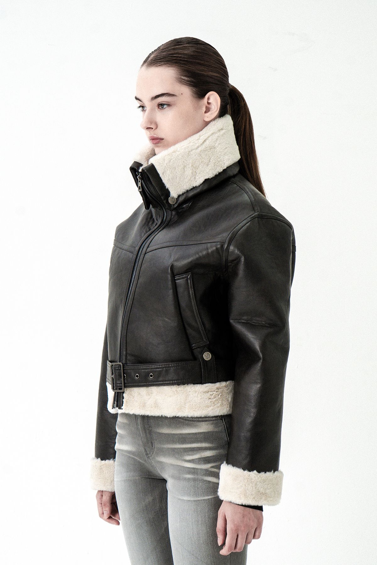 시너진(SYNERJYN) LINE BELT MUSTANG JACKET DARK BROWN