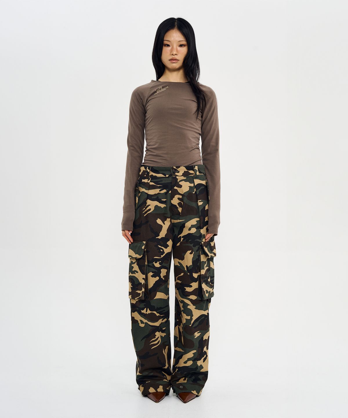 월드딜레마(WORLDDILEMA) SIGN PRINTING STRETCH TIGHT T-SHIRTS (KHAKI BROWN)