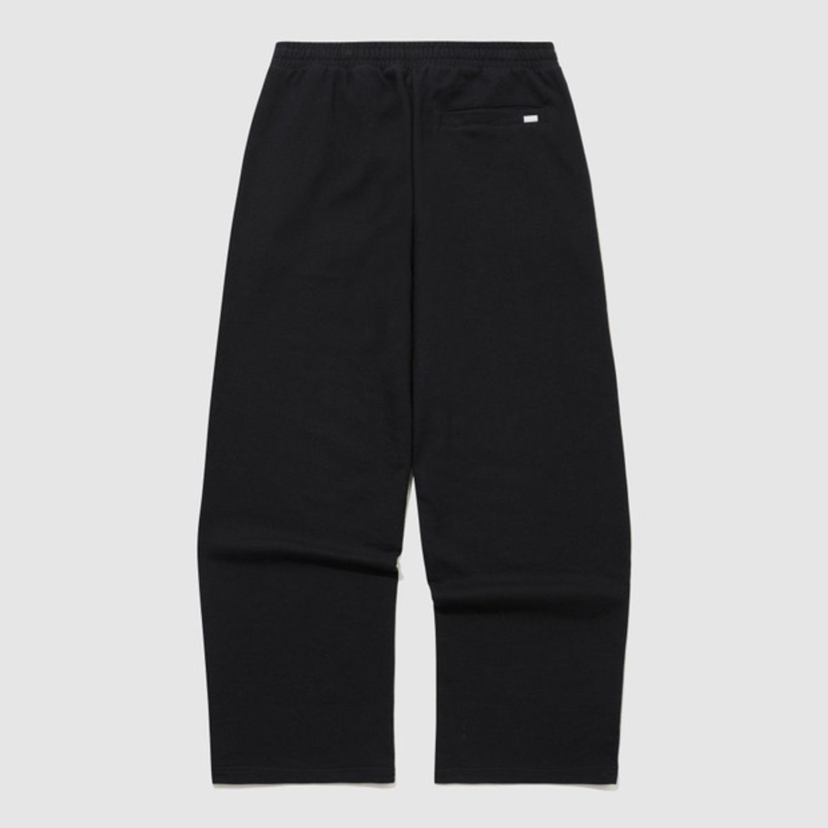 엄브로(UMBRO) 에센셜 루즈 스트레이트 팬츠 블랙 UR123CFP18