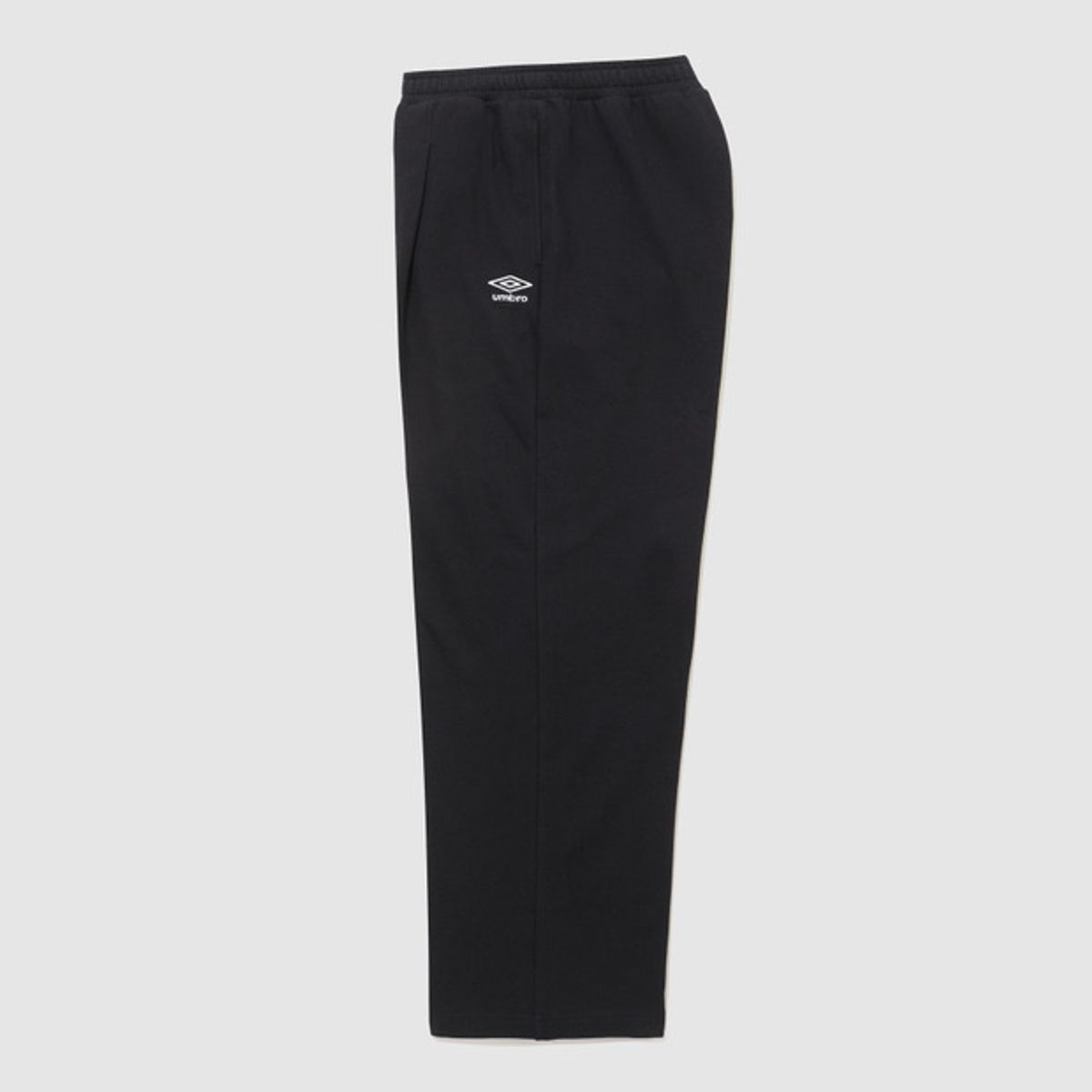 엄브로(UMBRO) 에센셜 루즈 와이드 팬츠 블랙 UR123CFP17