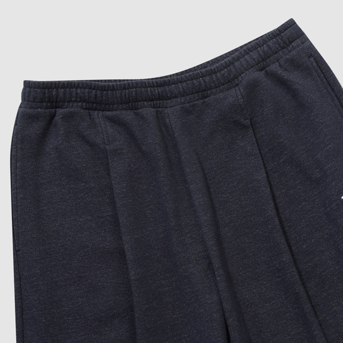 엄브로(UMBRO) 에센셜 루즈 와이드 팬츠 네이비 UR123CFP17