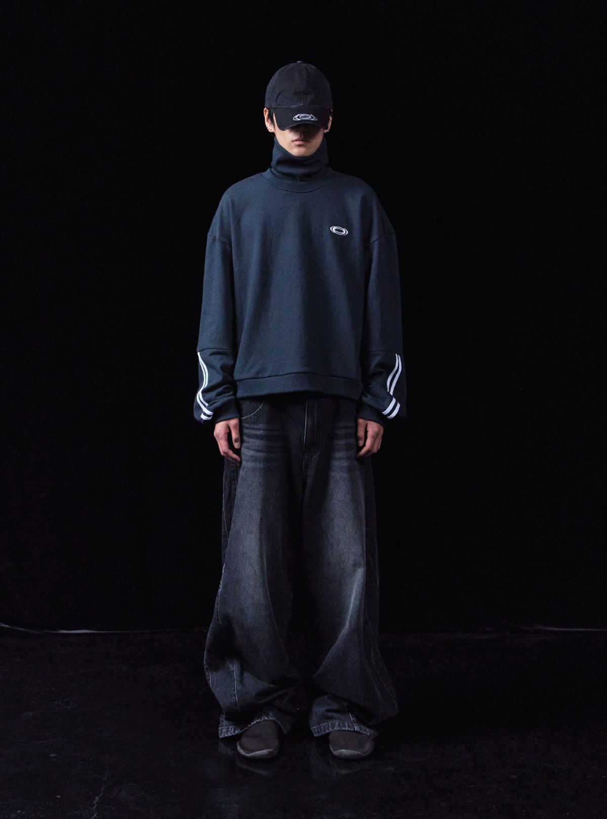 씨비전 바이 씨에스씨(CIVISION BY CSC) ICONIC SWEATSHIRT DARK NAVY (MENS)