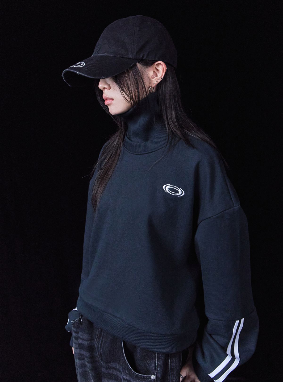 씨비전 바이 씨에스씨(CIVISION BY CSC) ICONIC SWEATSHIRT DARK NAVY (MENS)