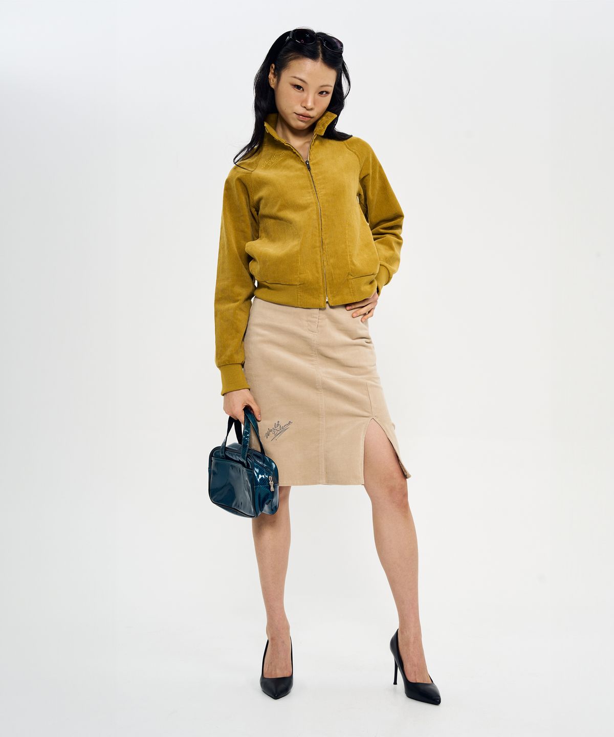 월드딜레마(WORLDDILEMA) SIGN EMBROIDERY STAND COLLAR (OLIVE)