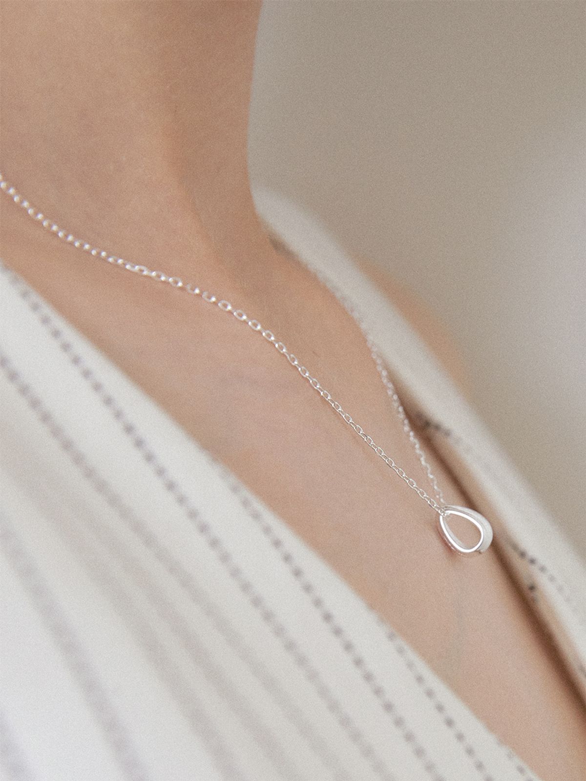 겟미블링(GETMEBLING) Mini shell necklace