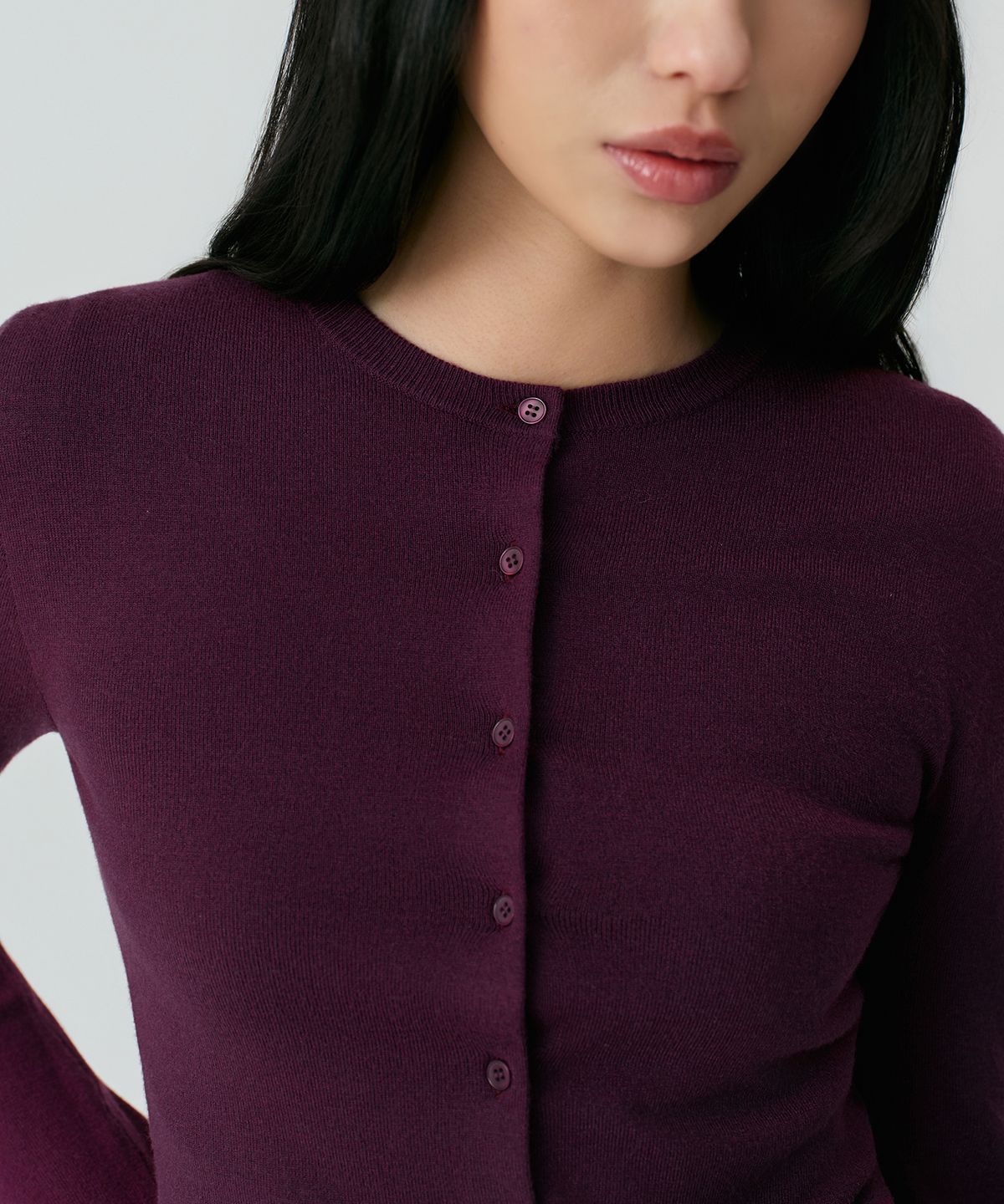무신사 스탠다드 우먼(MUSINSA STANDARD WOMAN) 우먼즈 에센셜 슬림 라운드 넥 가디건 [플럼]