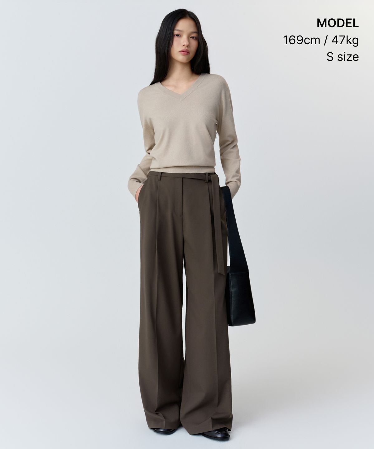 무신사 스탠다드 우먼(MUSINSA STANDARD WOMAN) 우먼즈 에센셜 브이 넥 니트 [그레이쉬 베이지]