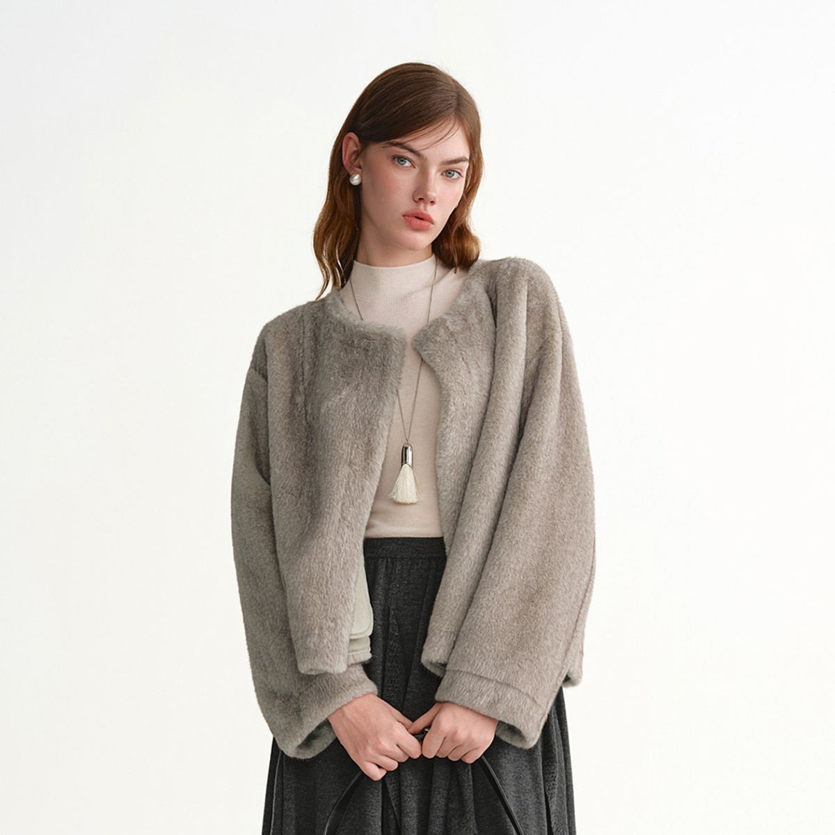 에이앤레이(AEIREI) AR_Soft faux fur jacket