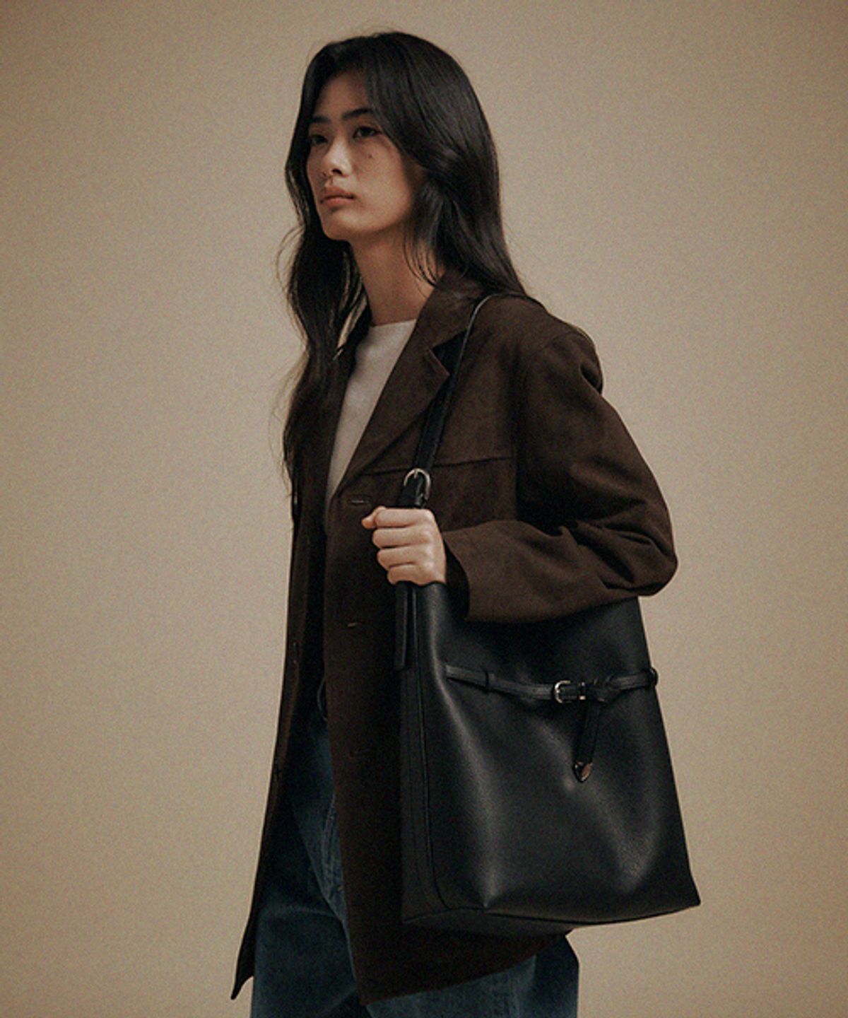 드메이커(DEMAKER) Woody buckle bag-black