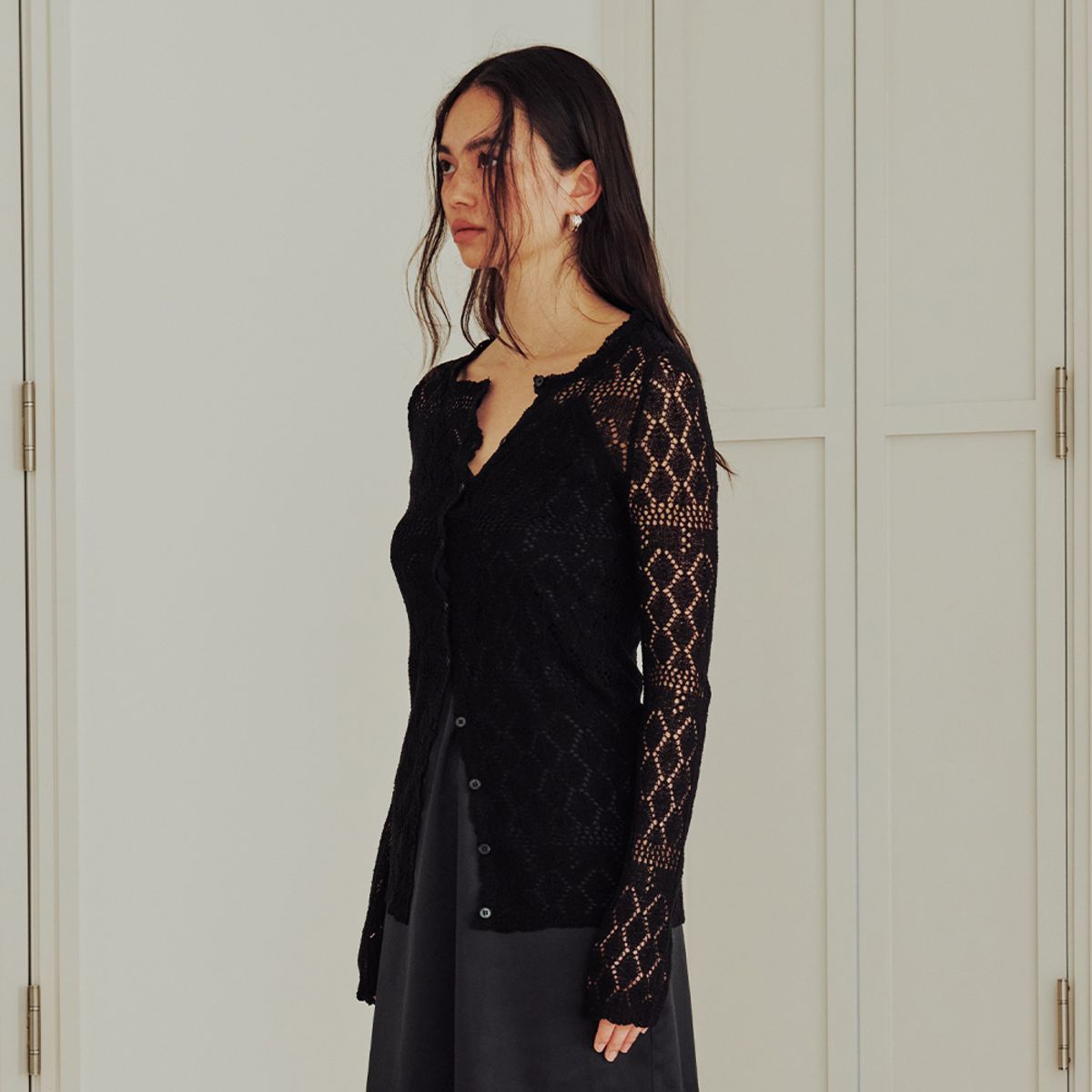 써틴먼스(13MONTH) Diamond Sheer Knit Cardigan (BLACK)