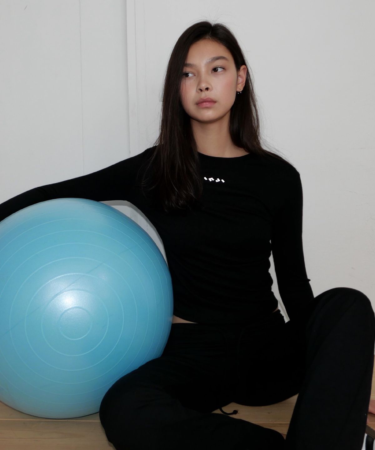 인지액티브(INJIACTIVE) Active Hand Warmer Tee 블랙