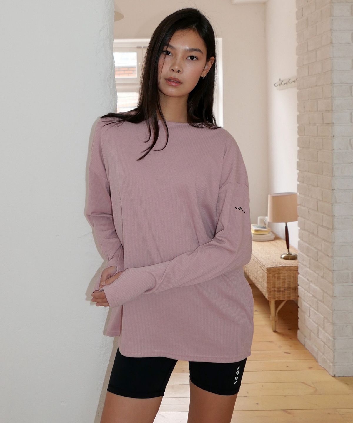 인지액티브(INJIACTIVE) Ribbed Oversized Hand Warmer Tee 핑크