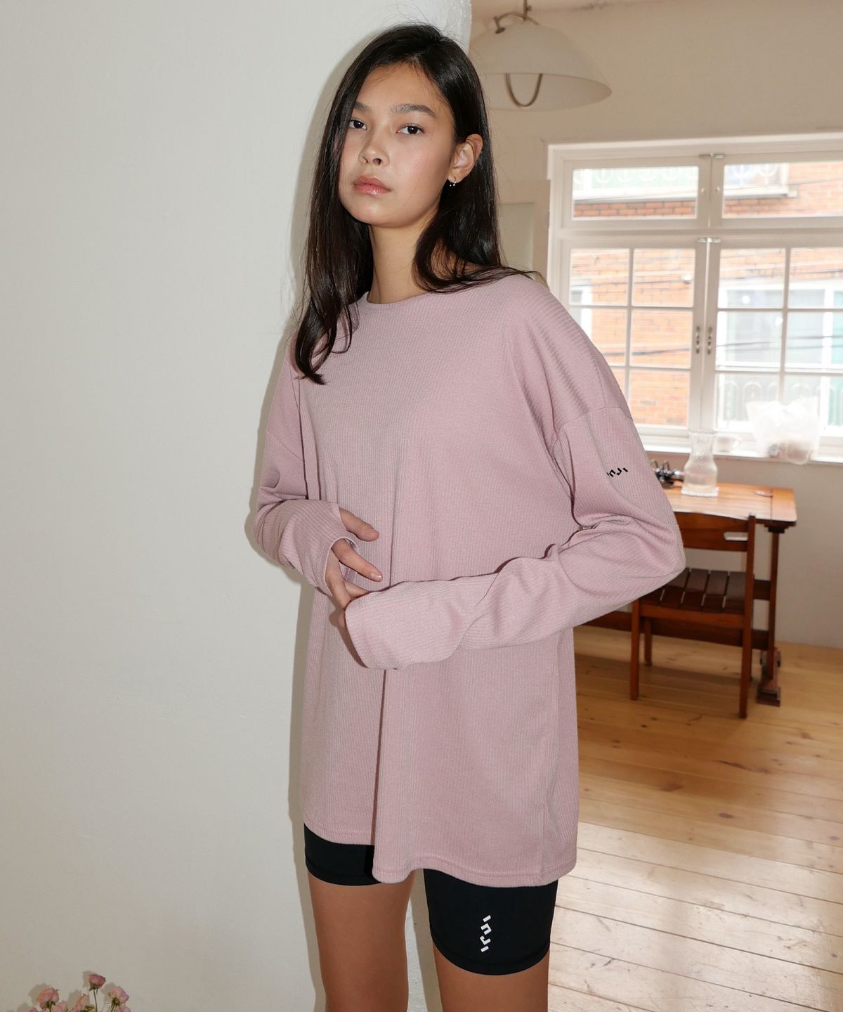 인지액티브(INJIACTIVE) Ribbed Oversized Hand Warmer Tee 핑크
