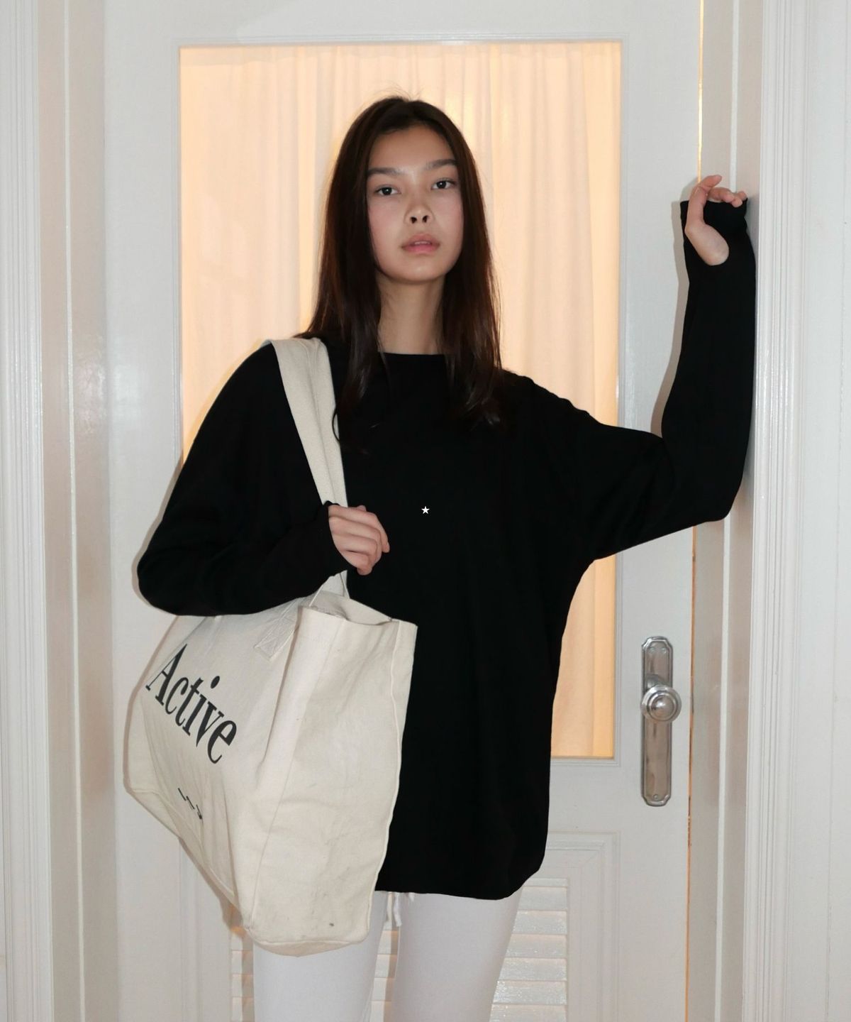 인지액티브(INJIACTIVE) Ribbed Oversized Hand Warmer Tee 블랙